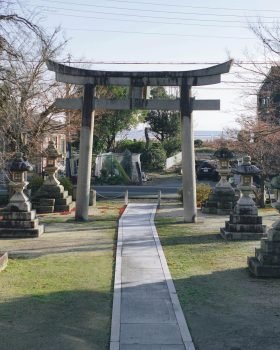 1) pagoda-in-japanese-garden